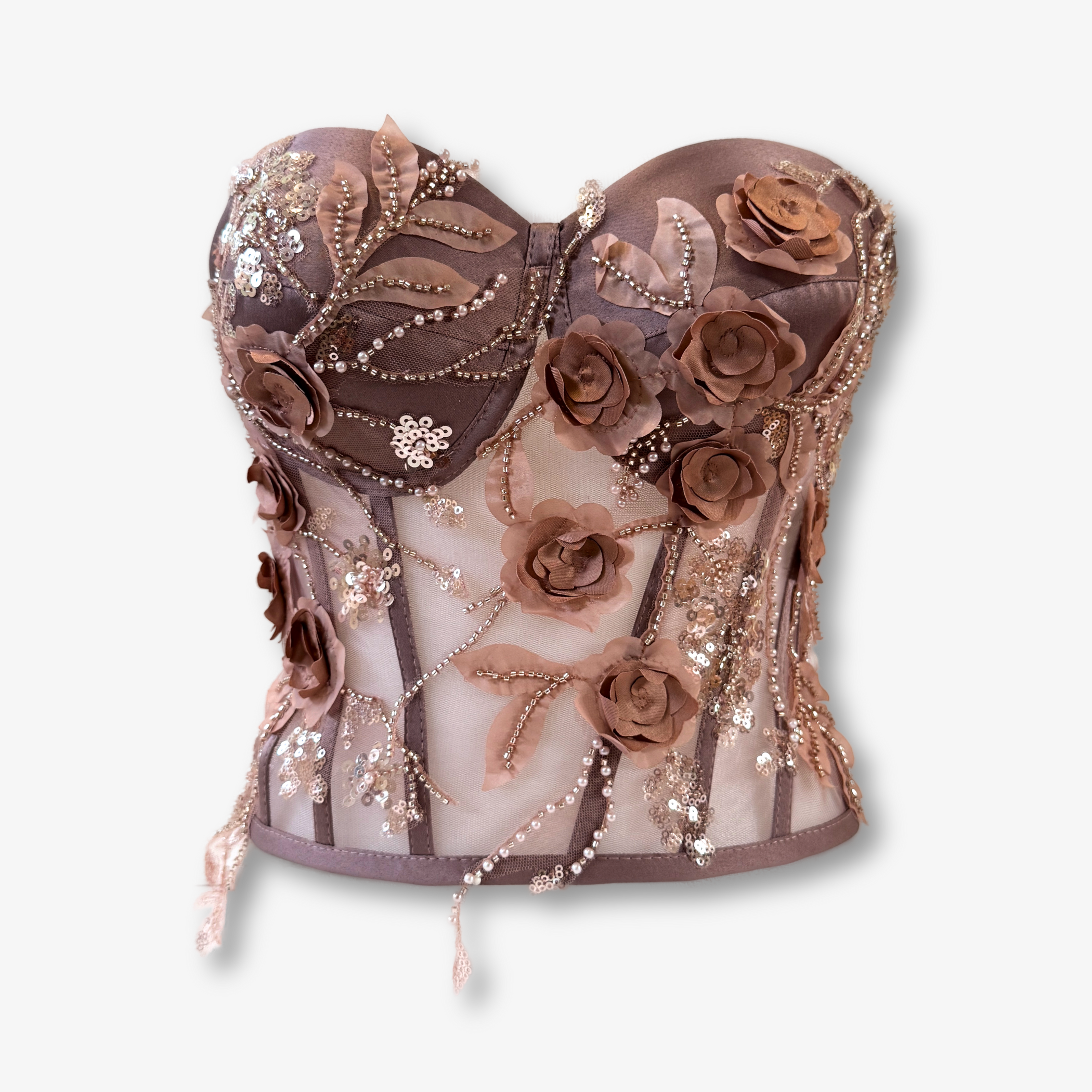 Nudefarbenes Spitzenkorsett mit Perlenstickerei, 3D-Blütenapplikationen und transparentem Mesh von DEFONDO.